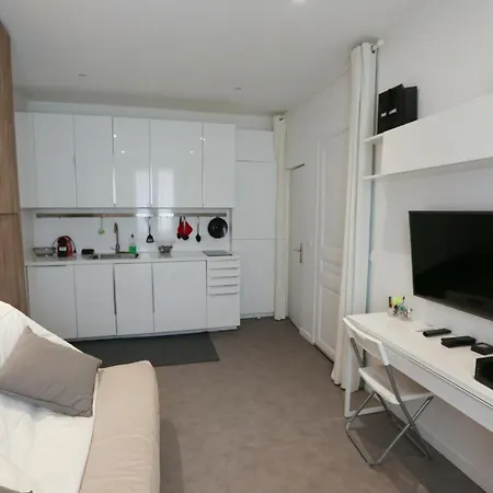 Bright Studio Near The Pantheon *
